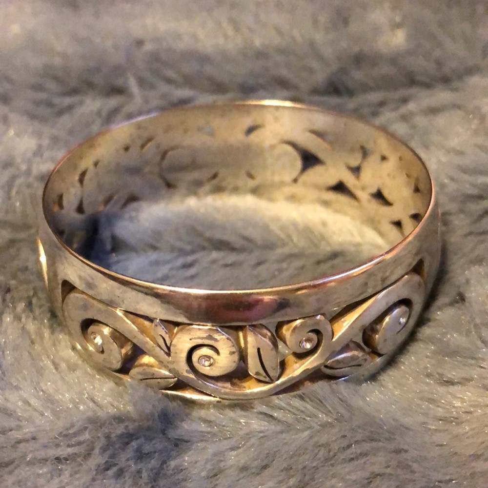 Brighton Bangle with leaf pattern